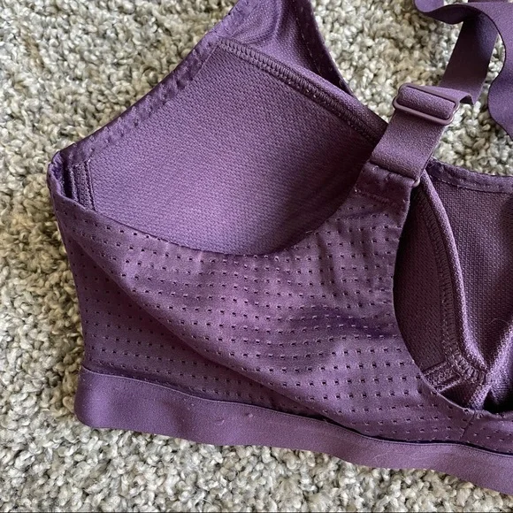 Victoria’s Secret | 32D Sports Bra - Picture 3 of 8